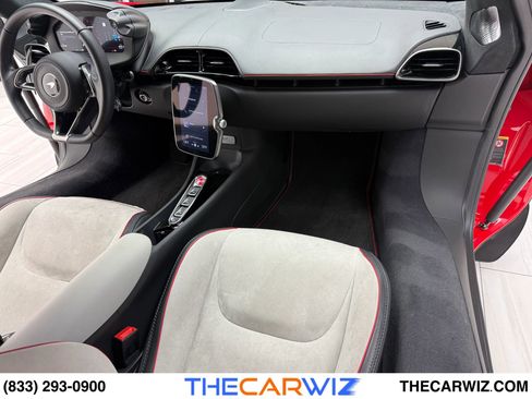 Used 2024 McLaren Artura image 70