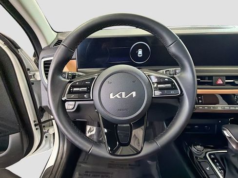 Used 2025 Kia Seltos EX w/ EX Sunroof Package image 13