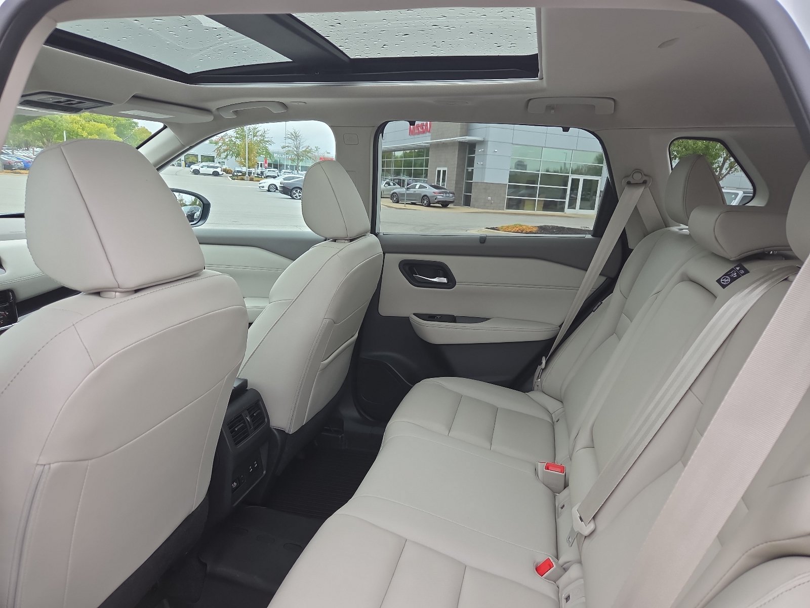 Used 2024 Nissan Rogue SL w/ SL Premium Package AWD/4WD image 10