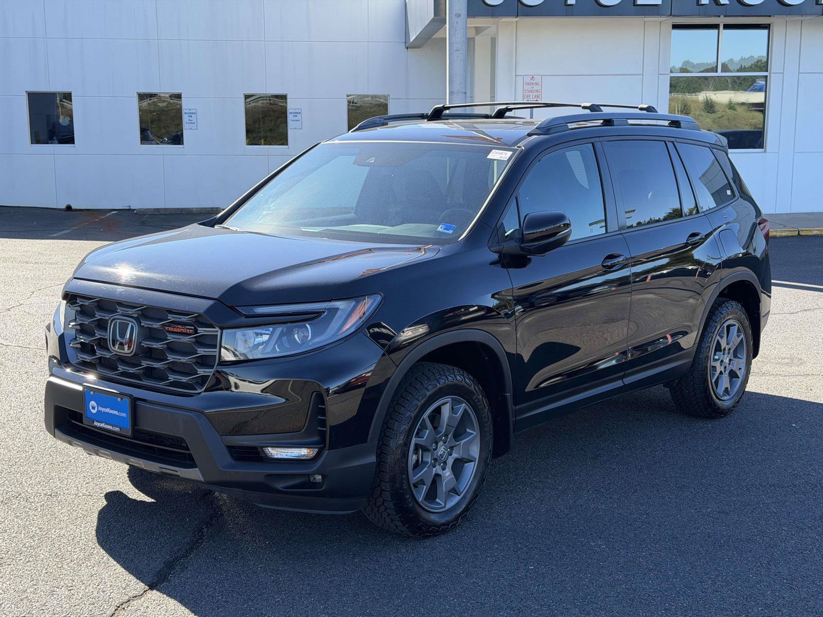Certified 2025 Honda Passport TrailSport image 4