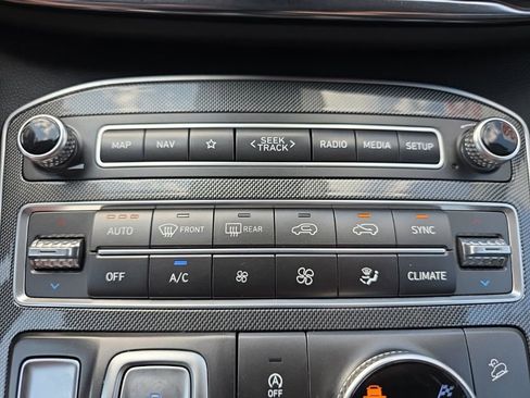 Used 2023 Hyundai Santa Fe SEL image 26