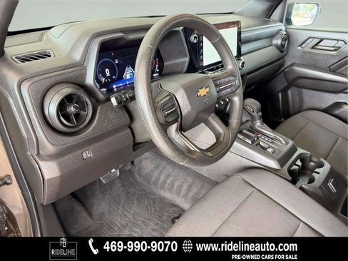 Used 2024 Chevrolet Colorado W/T image 11