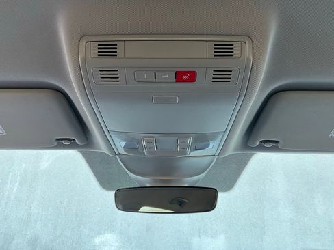 Used 2025 Volkswagen Taos SE image 16