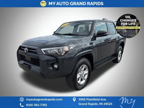 Used 2024 Toyota 4Runner SR5 Premium image 3