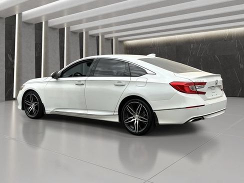 Used 2021 Honda Accord Touring image 4