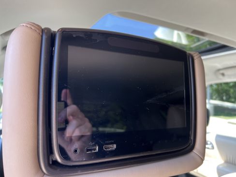 Used 2021 Nissan Armada Platinum w/ Captain's Chairs Package RWD image 27