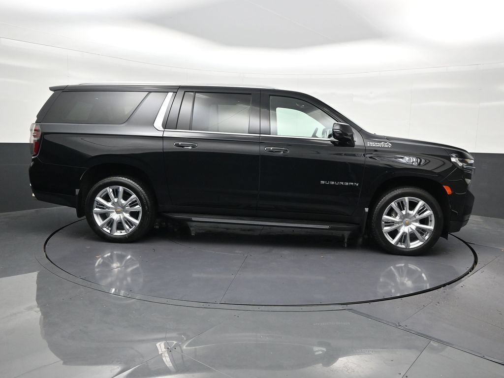 Used 2024 Chevrolet Suburban High Country AWD/4WD image 7