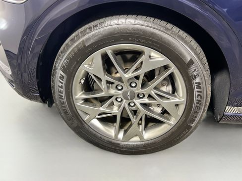 Used 2025 Genesis GV70 2.5T w/ Select Package image 18