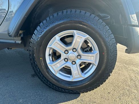 Used 2023 Jeep Wrangler Sport S image 12