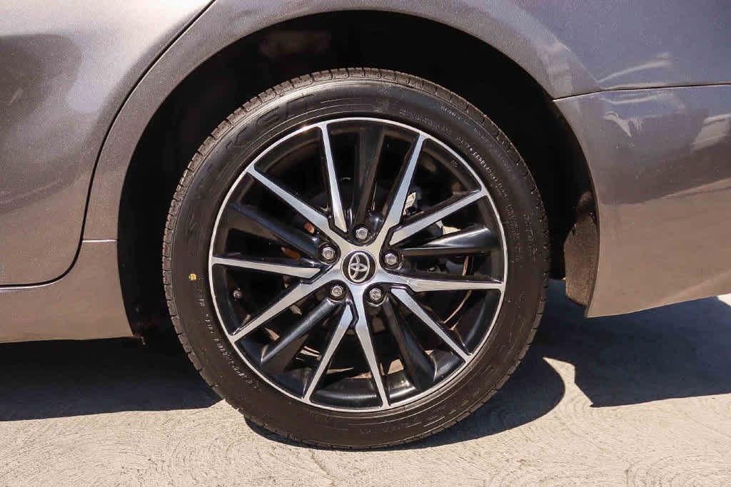 Used 2021 Toyota Camry SE FWD image 10