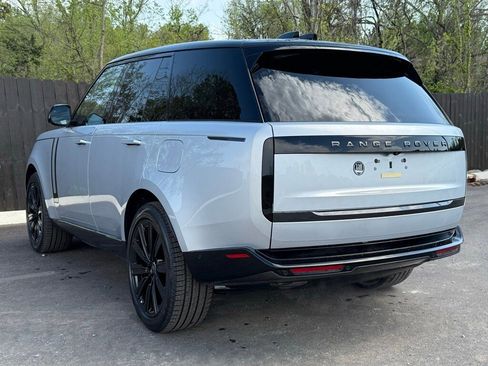 New 2025 Land Rover Range Rover SE image 3
