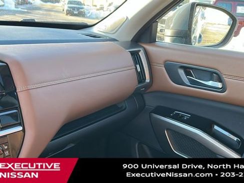 Certified 2025 Nissan Pathfinder Platinum AWD/4WD image 20