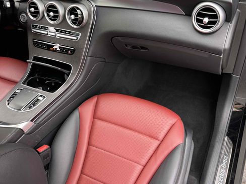 Used 2022 Mercedes-Benz GLC 300 4MATIC w/ AMG Line image 25