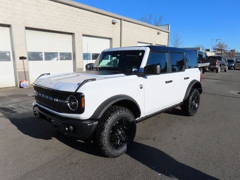 New 2025 Ford Bronco Big Bend w/ Black Diamond Package image 3