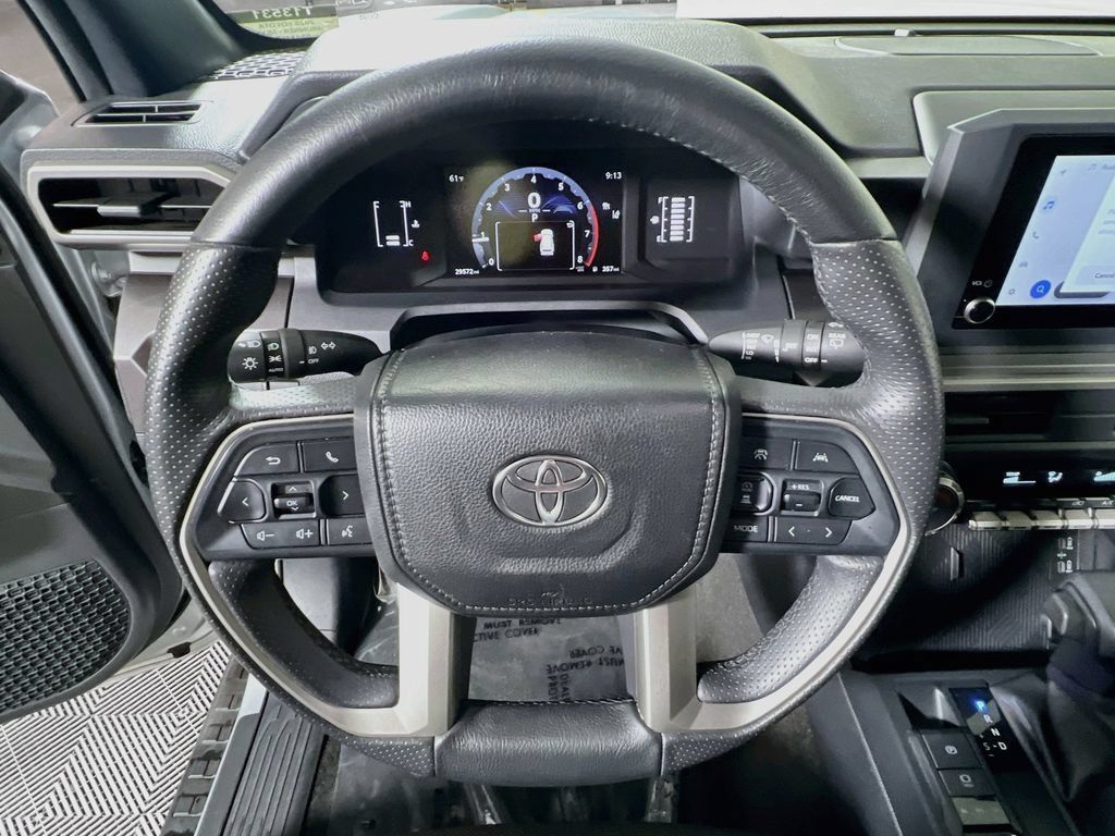 Certified 2025 Toyota 4Runner SR5 AWD/4WD image 10