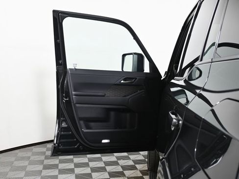 Used 2025 Lexus GX 550 w/ Accessory Package (2T) AWD/4WD image 27