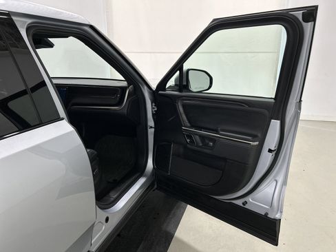 Used 2023 Rivian R1T Adventure image 18