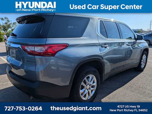 Used 2021 Chevrolet Traverse LS FWD image 2