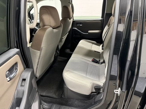 Used 2023 Nissan Frontier SV w/ SV Convenience Package image 41