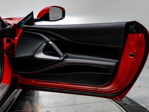 Used 2018 Ferrari 812 Superfast image 88