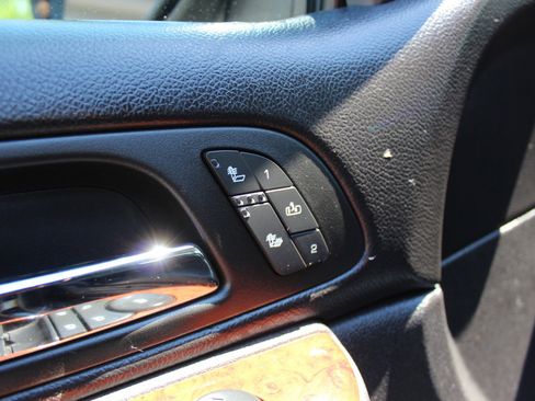 Used 2014 Chevrolet Suburban LT AWD/4WD image 16