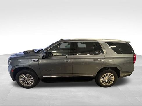 Used 2022 GMC Yukon SLT w/ SLT Premium Package image 3