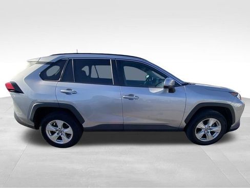 Used 2020 Toyota RAV4 XLE FWD image 12
