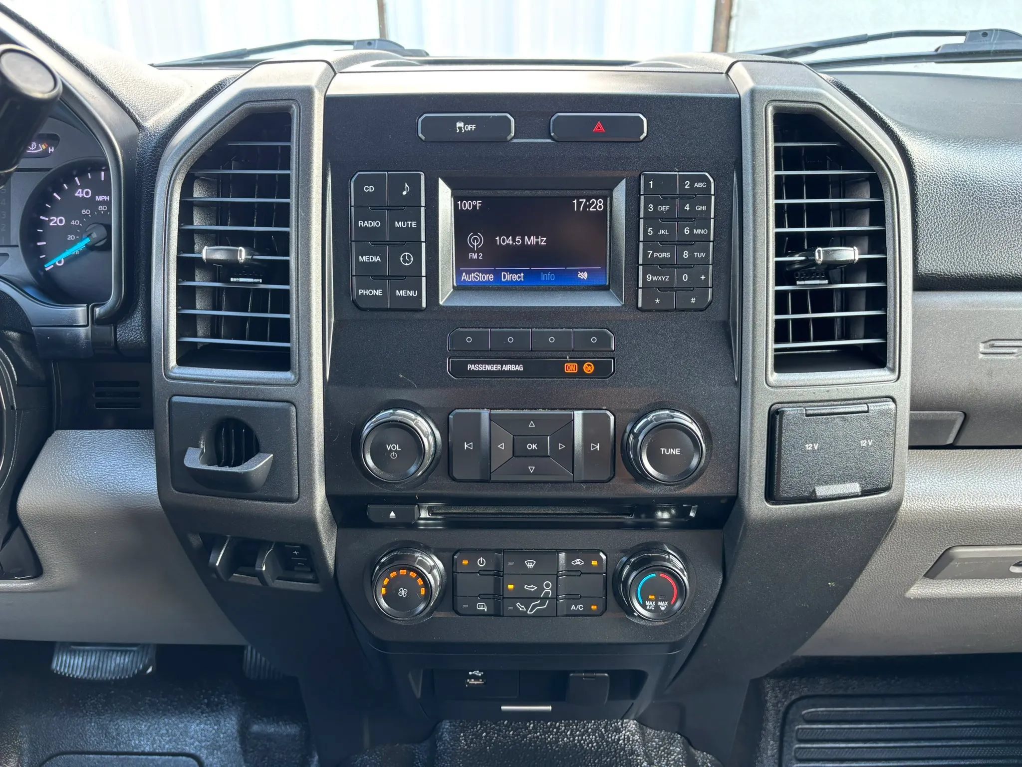 Used 2018 Ford F250 XL w/ Power Equipment Group RWD image 26