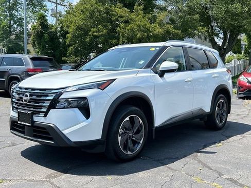 Certified 2024 Nissan Rogue SV w/ SV Premium Package AWD/4WD image 5