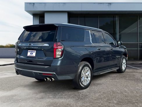 Used 2021 Chevrolet Suburban Premier w/ Premium Package image 6