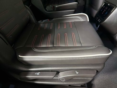 Used 2026 GMC Yukon AT4 Ultimate w/ LPO, Floor Liner Package AWD/4WD image 28