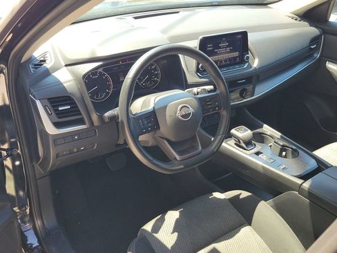 Used 2025 Nissan Rogue SV FWD image 16