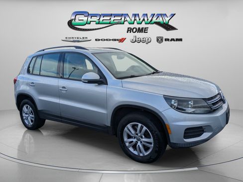 Used 2015 Volkswagen Tiguan S FWD image 2