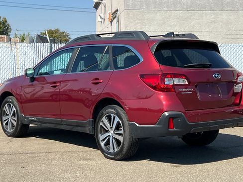 Used 2019 Subaru Outback 2.5i Limited AWD/4WD image 5