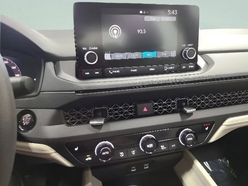 Used 2024 Honda Accord EX image 29