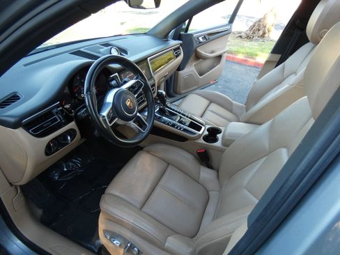 Used 2019 Porsche Macan image 47