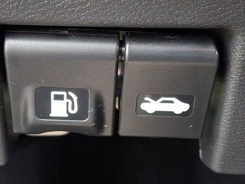 Certified 2024 Nissan Kicks SV image 24