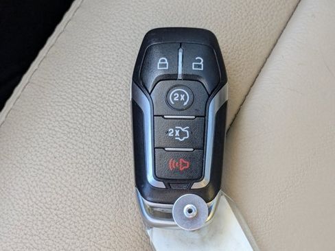 Used 2017 Ford Explorer XLT w/ Equipment Group 202A image 32