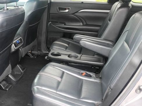 Used 2018 Toyota Highlander SE w/ Protection Package #3 AWD/4WD image 12