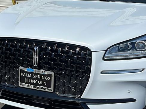 New 2025 Lincoln Corsair Reserve w/ Equipment Group 202A image 5