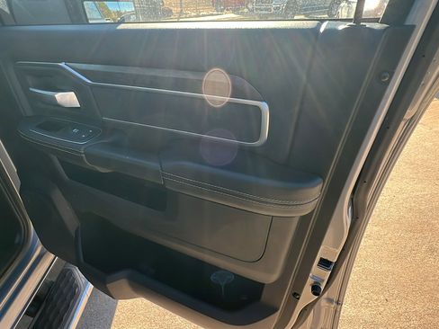 Used 2024 RAM 2500 Big Horn w/ Bed Utility Group image 18