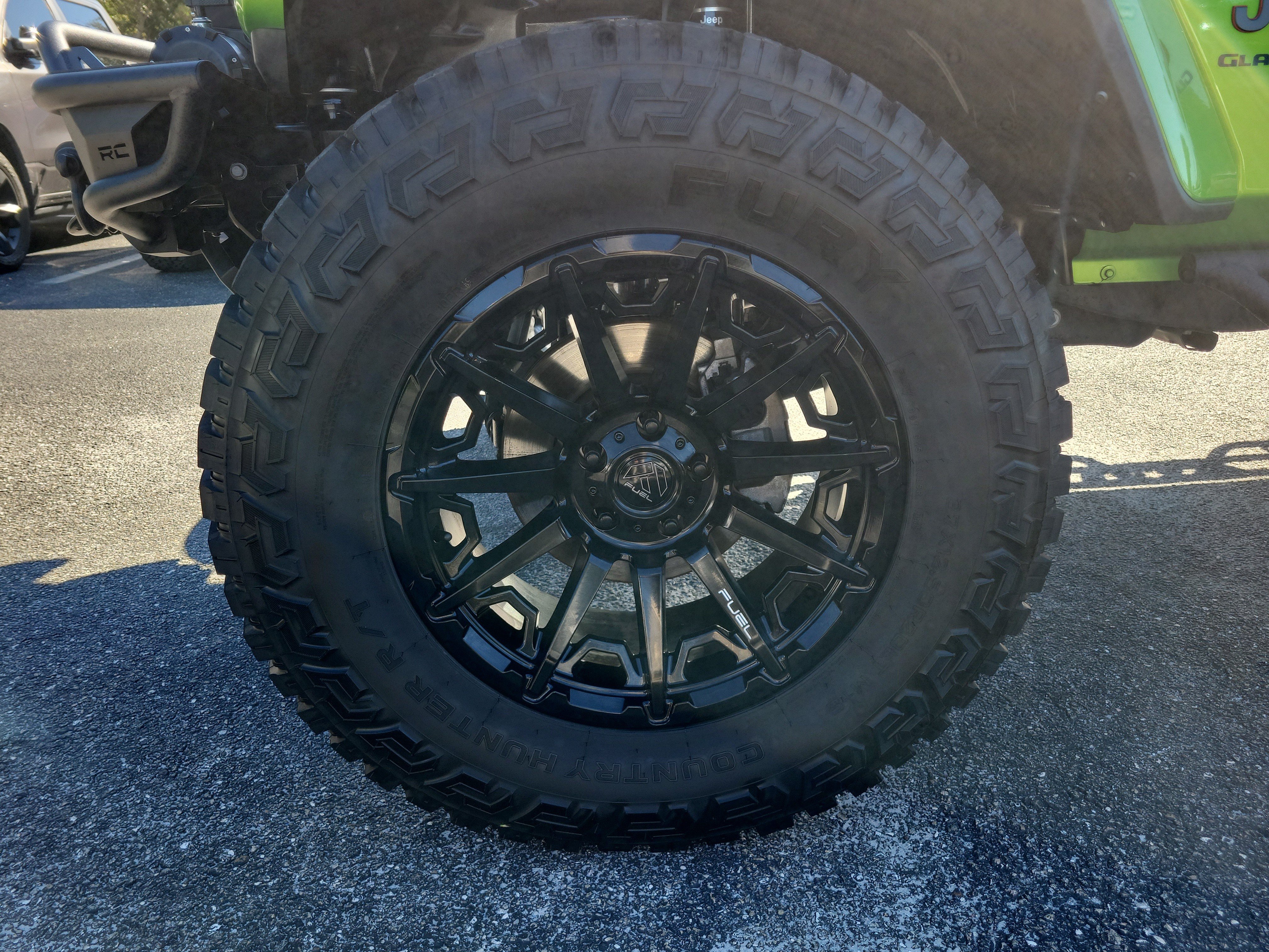 Used 2025 Jeep Gladiator Mojave w/ Safety Group AWD/4WD image 8