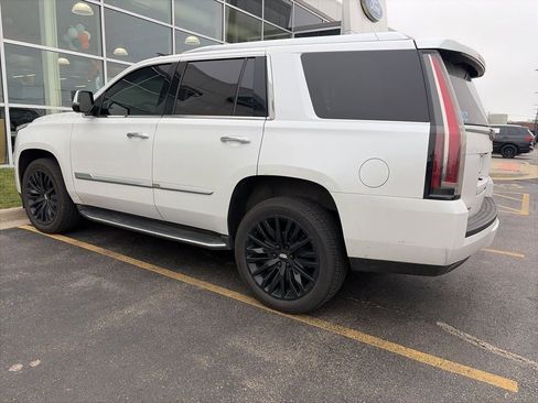 Used 2016 Cadillac Escalade Premium image 4