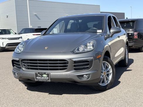 Used 2018 Porsche Cayenne AWD/4WD image 3