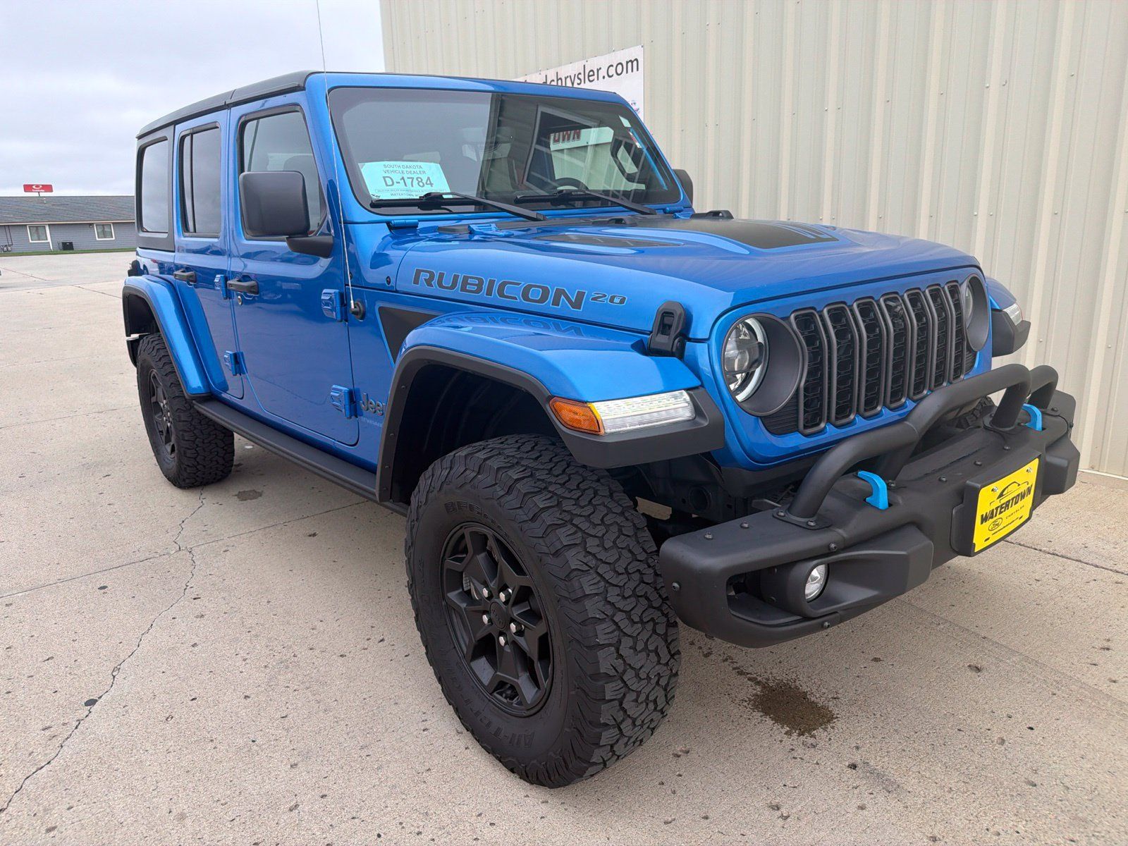 Used 2023 Jeep Wrangler Unlimited Rubicon 4xe AWD/4WD image 2