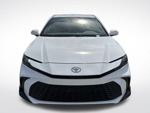 Used 2025 Toyota Camry SE w/ Convenience Package image 10