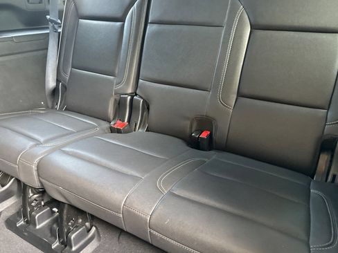 Certified 2023 GMC Yukon XL SLT w/ SLT Premium Package RWD image 16