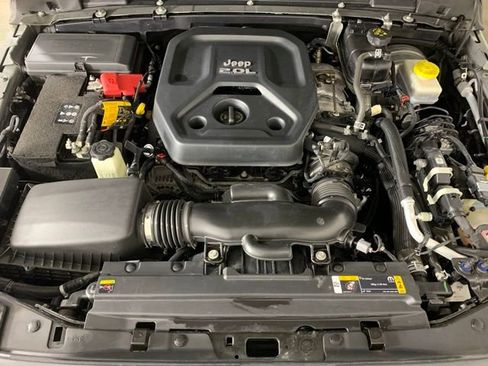 Used 2021 Jeep Wrangler Unlimited Sahara AWD/4WD image 32