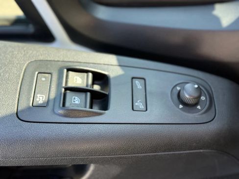 Used 2025 RAM ProMaster 2500 w/ Convenience Group FWD image 15