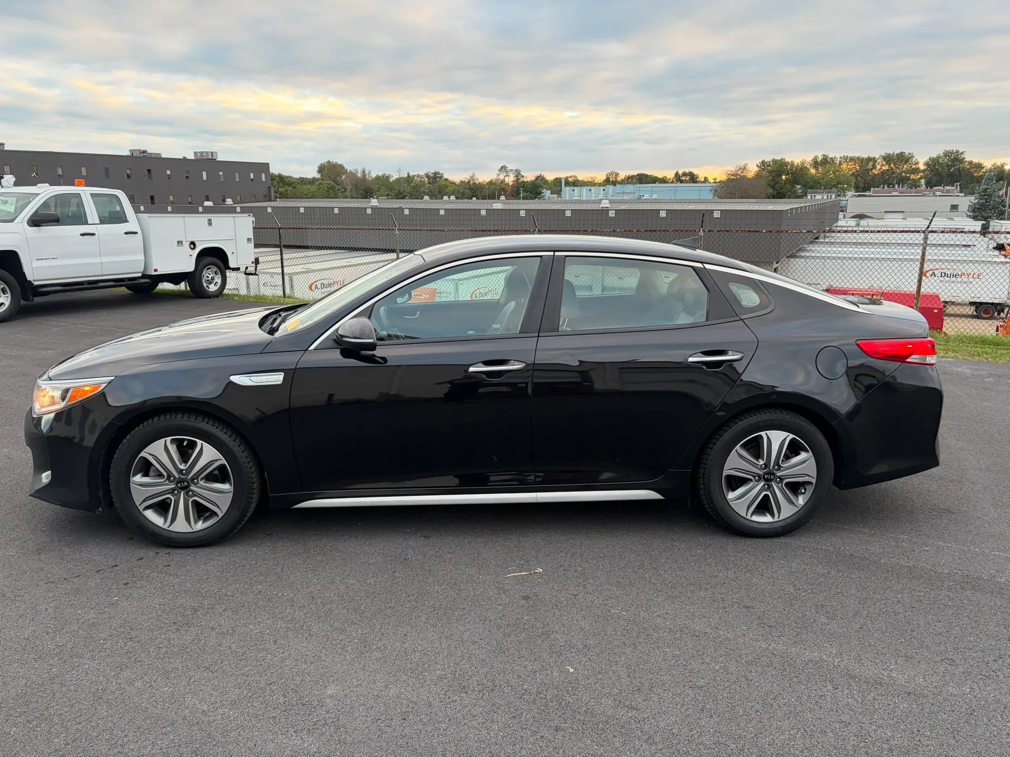Used 2017 Kia Optima EX FWD image 18